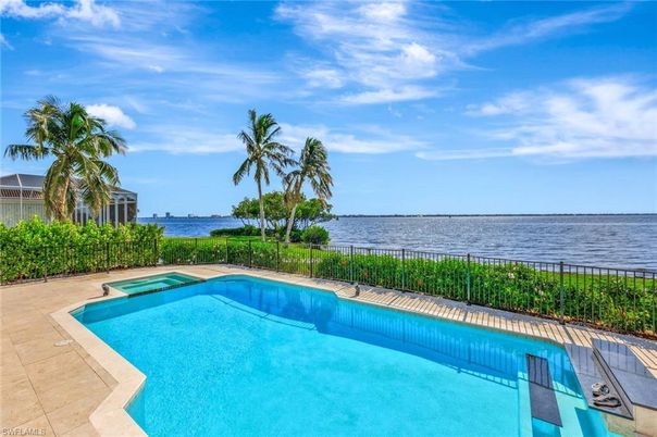 Exterior, Lake, Pool, Water