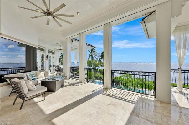 Interior, Sun Room, Water