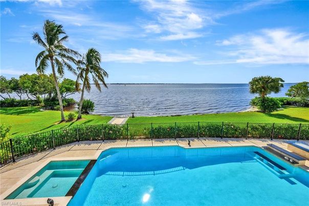 Exterior, Lake, Pool, Water