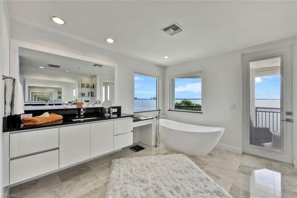Bathroom, Dual Sink Vanities, Free Standing Baths, Interior, Recessed Lighting