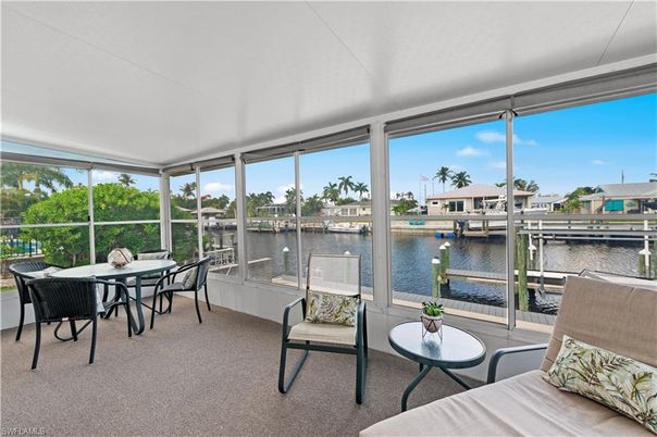 Dining room, Interior, Sun Room, Water
