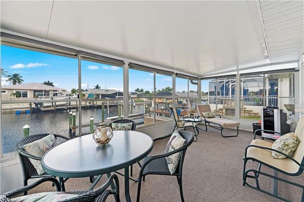 Dining room, Interior, Sun Room, Water