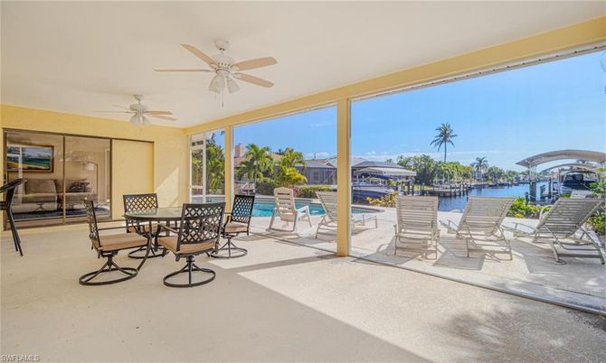 Dining room, Interior, Pool, Sun Room, Water
