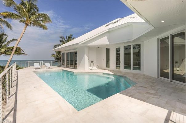 Exterior, Pool, Water
