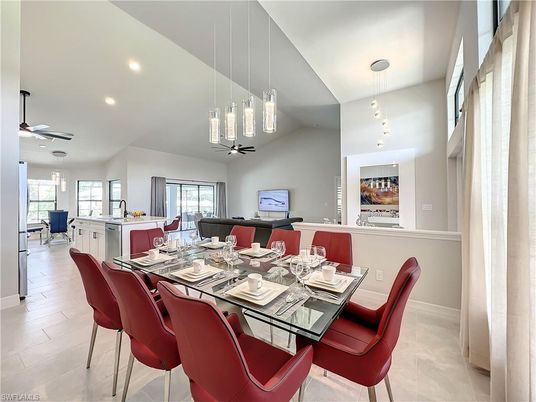 Dining room, Interior, Kitchen, Pendant Lights, Recessed Lighting, Wood Texture Flooring