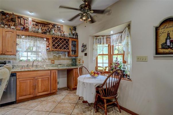 Dining room, Interior, Kitchen, Recessed Lighting