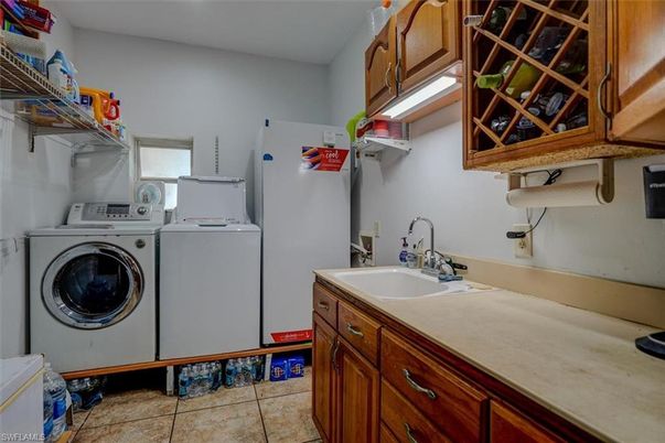 Interior, Washer