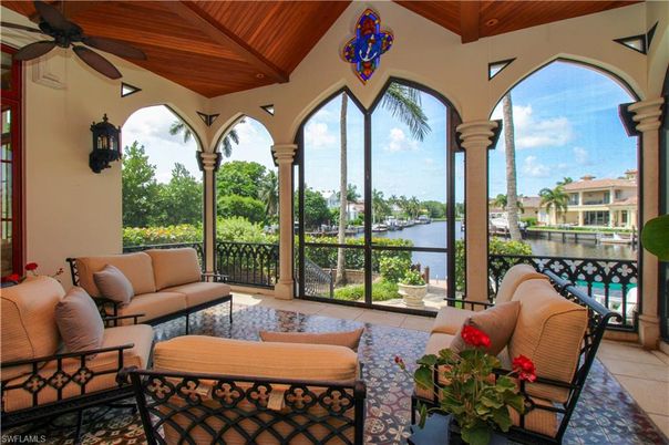 Interior, Living room, Sun Room, Water, Wooden Beams, Wooden Ceilings