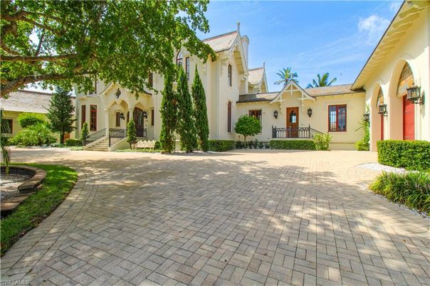 Backyard, Exterior, Facade, French Provincial