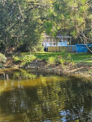 Exterior, Lake
