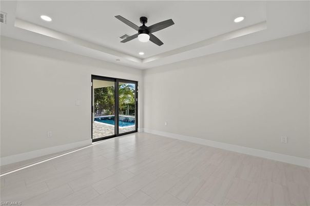 Empty room, Interior, Recessed Lighting