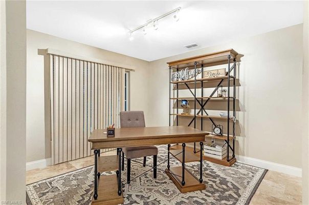 Home Office, Interior