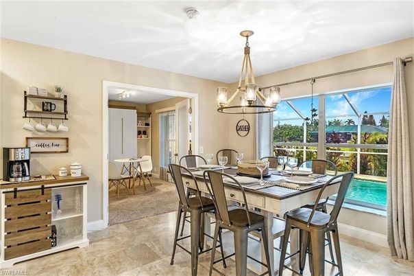 Dining room, Interior, Pendant Lights, Sun Room