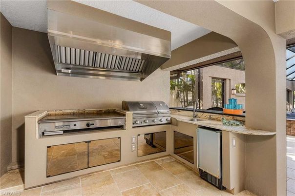 Exterior, Stainless Steel Appliances