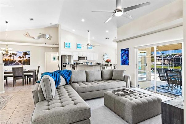 Chandelier, Dining room, Interior, Kitchen, Living room, Pendant Lights, Recessed Lighting, Stainless Steel Appliances