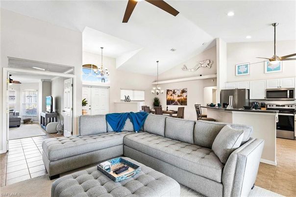 Chandelier, Dining room, Interior, Kitchen, Living room, Pendant Lights, Recessed Lighting, Stainless Steel Appliances