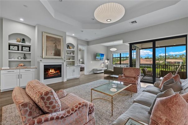 Fireplace, Interior, Living room, Pendant Lights, Recessed Lighting, Wood Texture Flooring