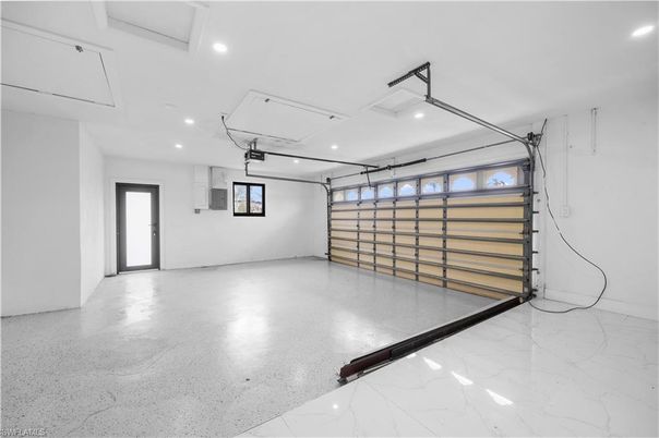 Garage, Interior, Marble, Recessed Lighting