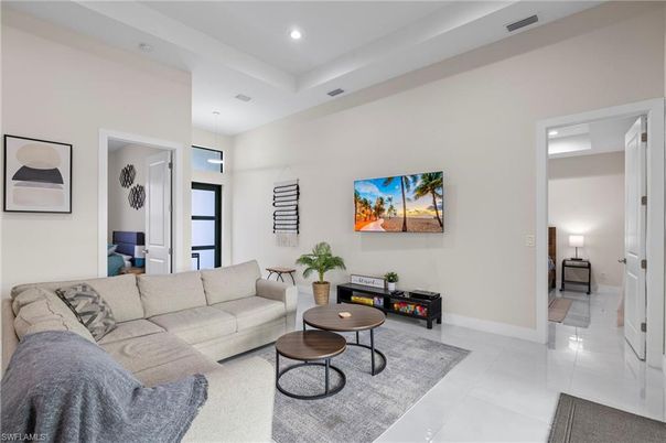 Interior, Living room, Pendant Lights, Recessed Lighting