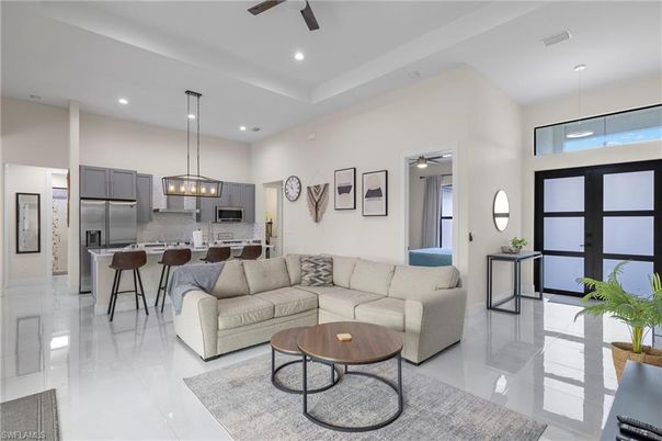 Interior, Kitchen, Living room, Pendant Lights, Recessed Lighting, Stainless Steel Appliances