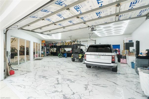 Garage, Interior, Marble