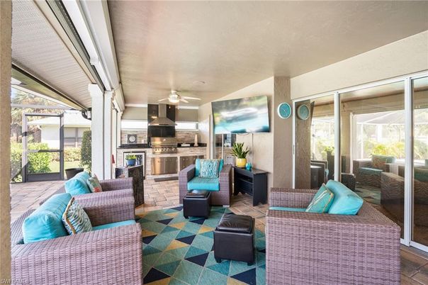 Interior, Kitchen, Living room, Stainless Steel Appliances, Sun Room