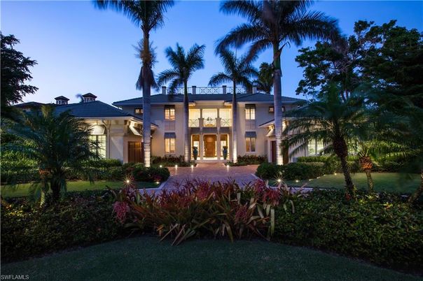 Backyard, Exterior, Facade, Modern