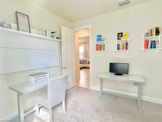 Home Office, Interior