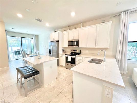 Dining room, Interior, Kitchen, Recessed Lighting, Stainless Steel Appliances