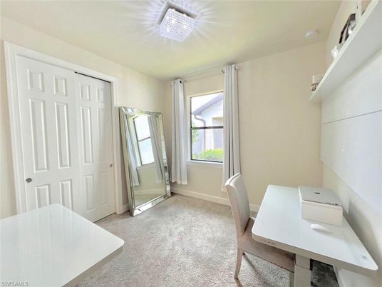 Home Office, Interior