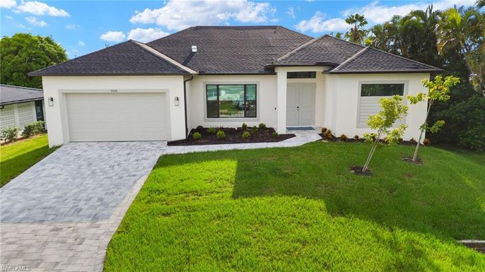 Attached, Exterior, Facade, Ranch