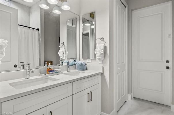 Bathroom, Dual Sink Vanities, Interior