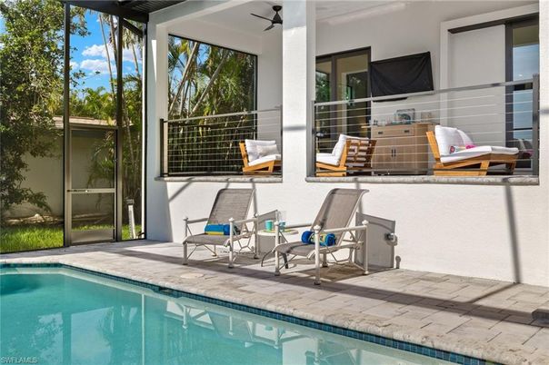 Interior, Pool, Sun Room