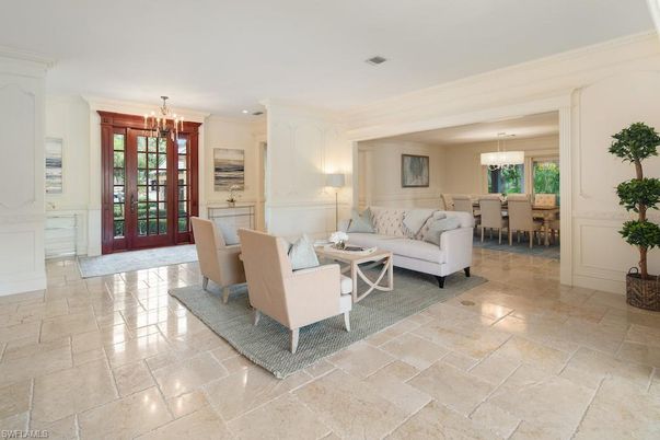 Chandelier, Dining room, Interior, Living room, Pendant Lights, Recessed Lighting