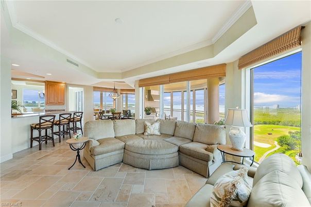 Dining room, Interior, Kitchen, Living room, Pendant Lights, Recessed Lighting