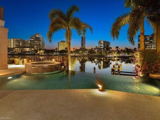 Exterior, Lake, Pool