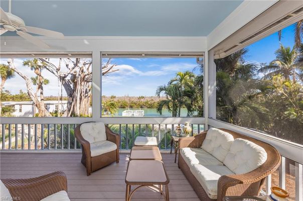 Interior, Sun Room, Water, Wood Texture Flooring