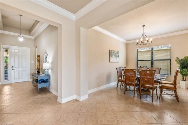Chandelier, Dining room, Interior, Pendant Lights
