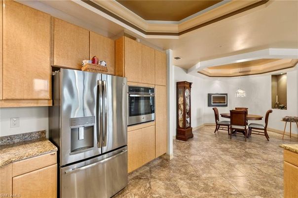 Dining room, Interior, Kitchen, Pendant Lights, Stainless Steel Appliances