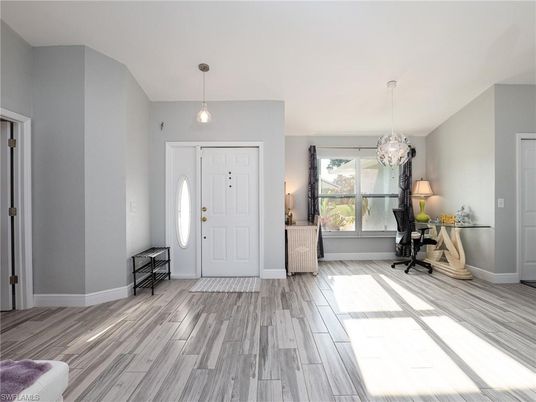 Interior, Pendant Lights, Wood Texture Flooring