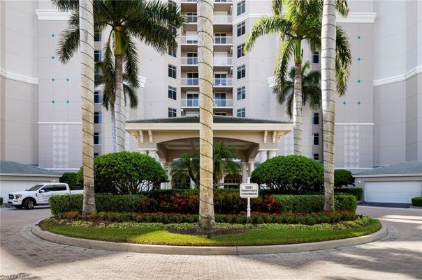 Exterior, Facade, Condo Building