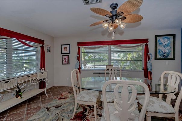 Dining room, Interior