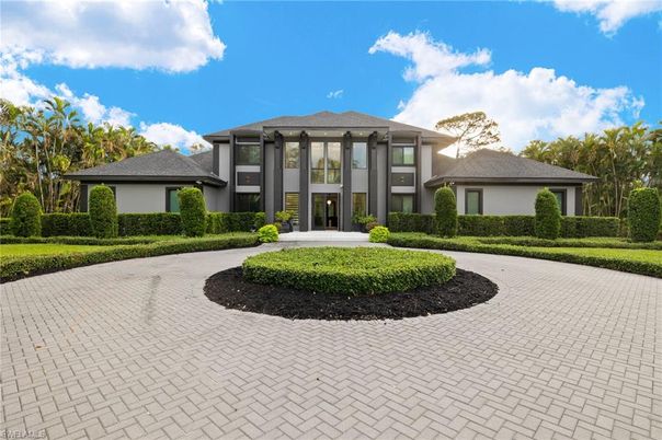 Backyard, Exterior, Facade, French Provincial