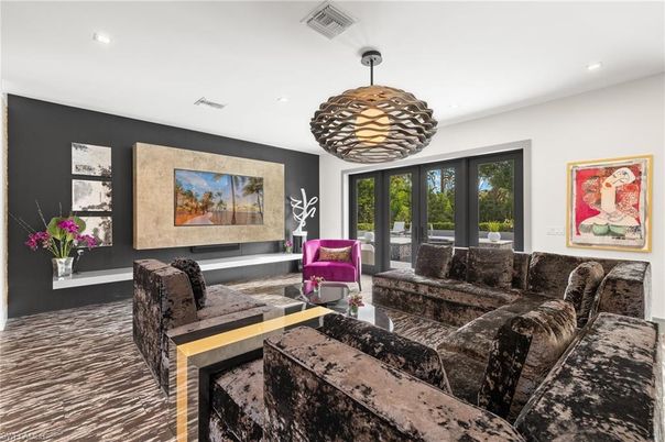 Interior, Living room, Pendant Lights, Recessed Lighting