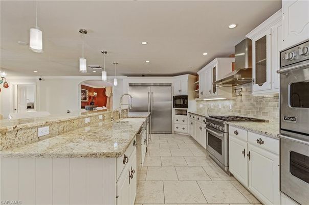 Interior, Kitchen, Pendant Lights, Recessed Lighting, Stainless Steel Appliances