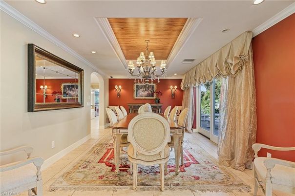 Chandelier, Dining room, Interior, Recessed Lighting, Wooden Ceilings