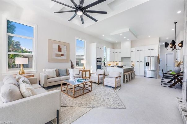 Dining room, Interior, Kitchen, Living room, Pendant Lights, Recessed Lighting, Stainless Steel Appliances