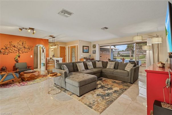 Dining room, Interior, Living room, Pendant Lights