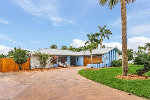 Attached, Backyard, Exterior, Facade, Ranch