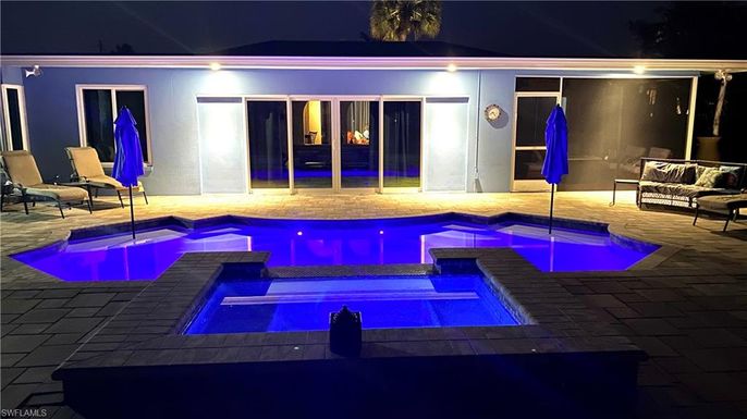 Exterior, Pool
